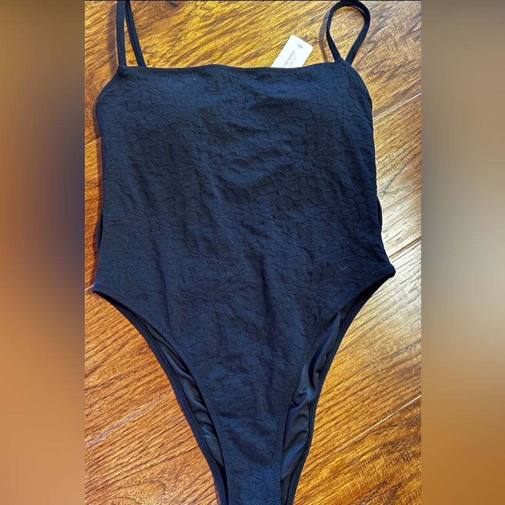 Cupshe Black Textured One-Piece Swimsuit XXL